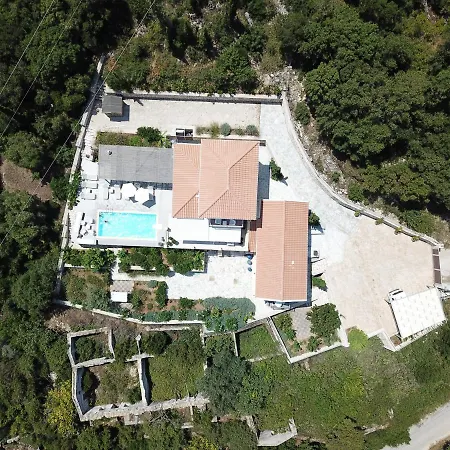 Villa Andromahi *